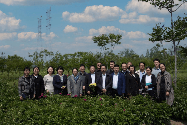 花卉助农 江苏农牧科技职业学院开展花卉生产技术培训(图2)